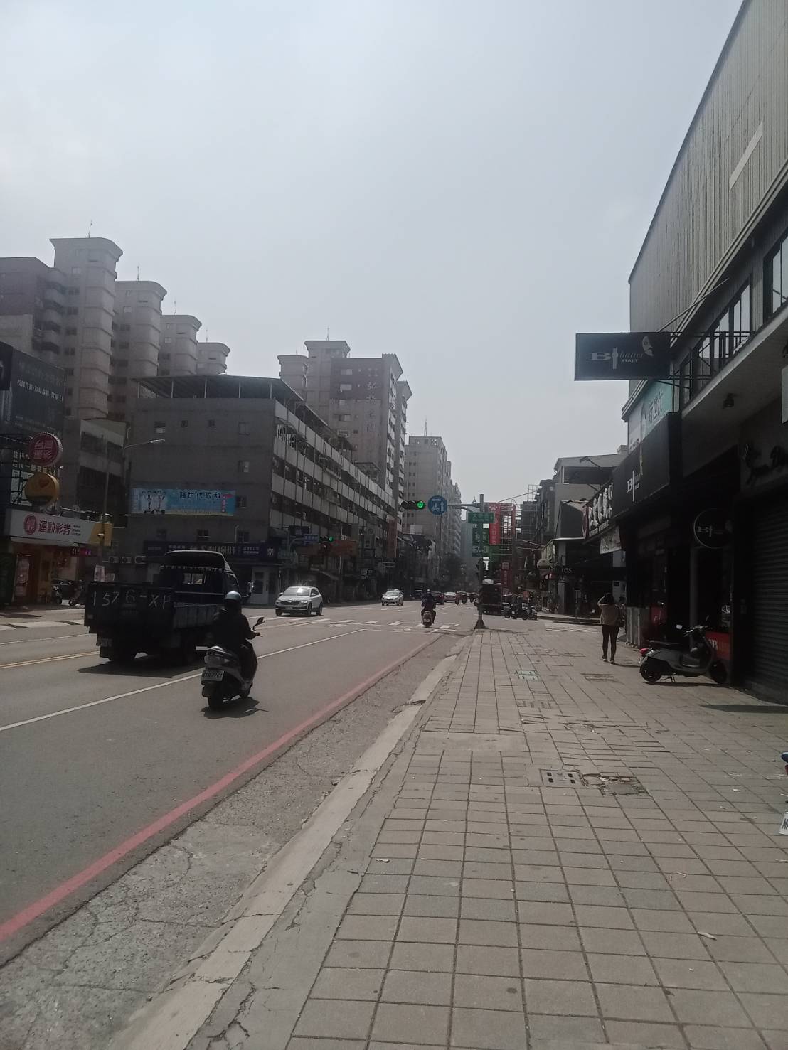 8815_0 文山特區休閒大廈一樓