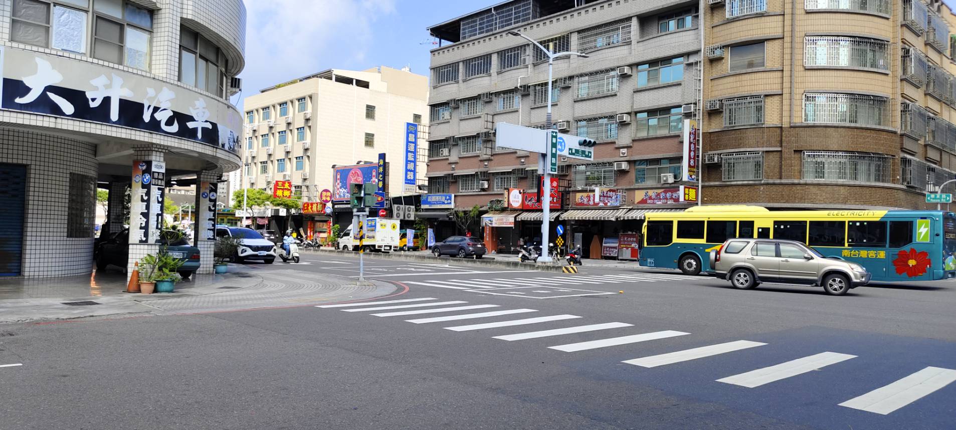 310418_0 高鐵特區漢神巨蛋臨路大地坪雙車位豪邸