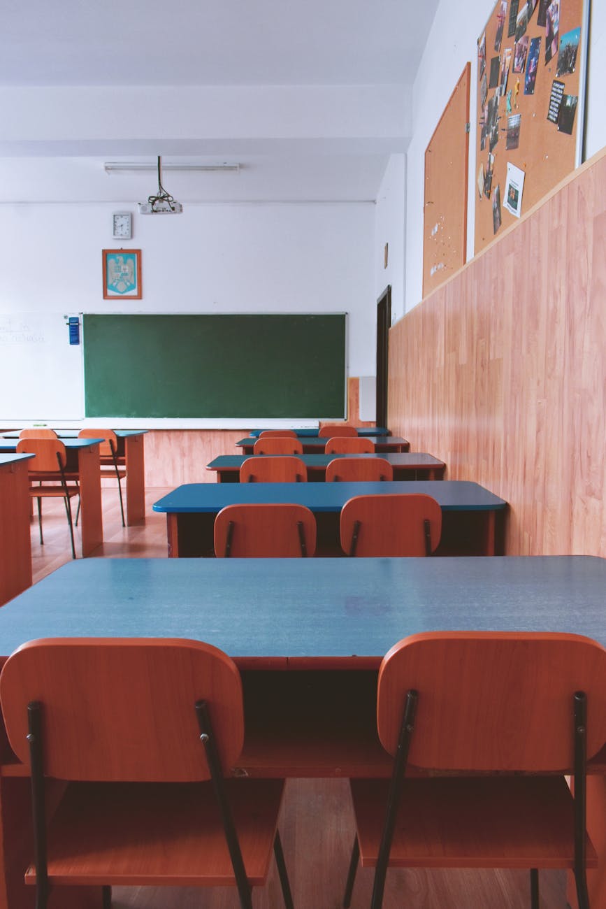 高雄學區房攻略:114學年度戰略分析 photo of empty room