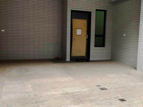 大社全新落成・氣派雙車別墅｜臨路面寬・一樓孝親房