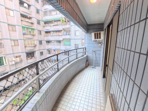 科工館輕軌旁溫馨四房