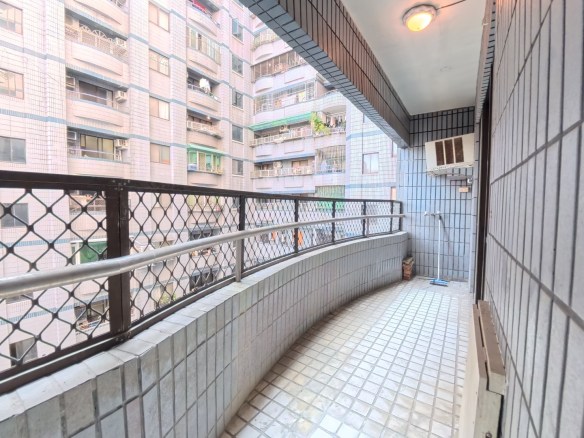 科工館輕軌旁溫馨四房