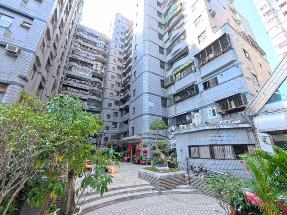 科工館輕軌旁溫馨四房