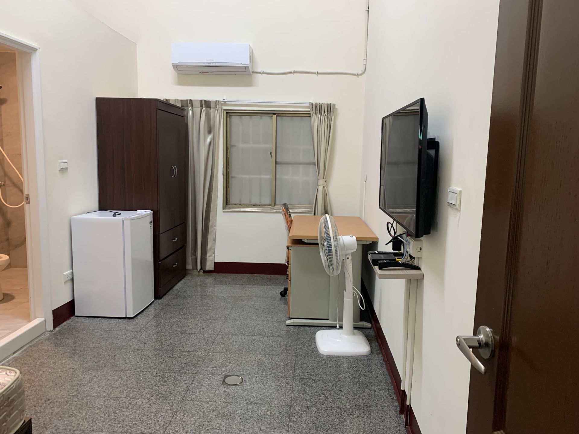 屏東火車站市區收租金店面